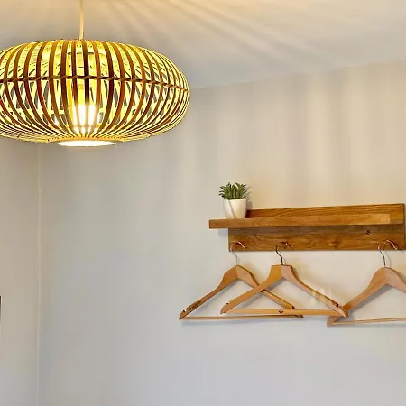 Barbican Loft - With Free Parking דירה