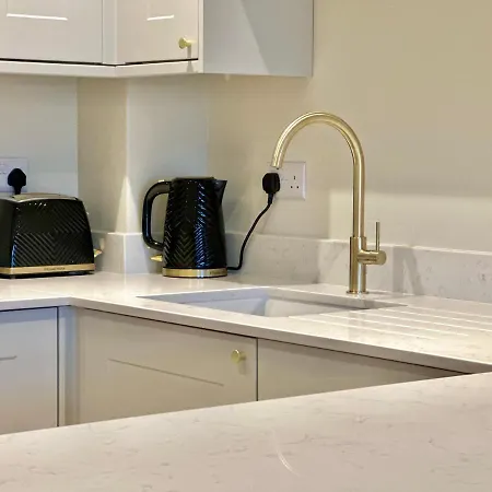 Barbican Loft - With Free Parking Apartment *